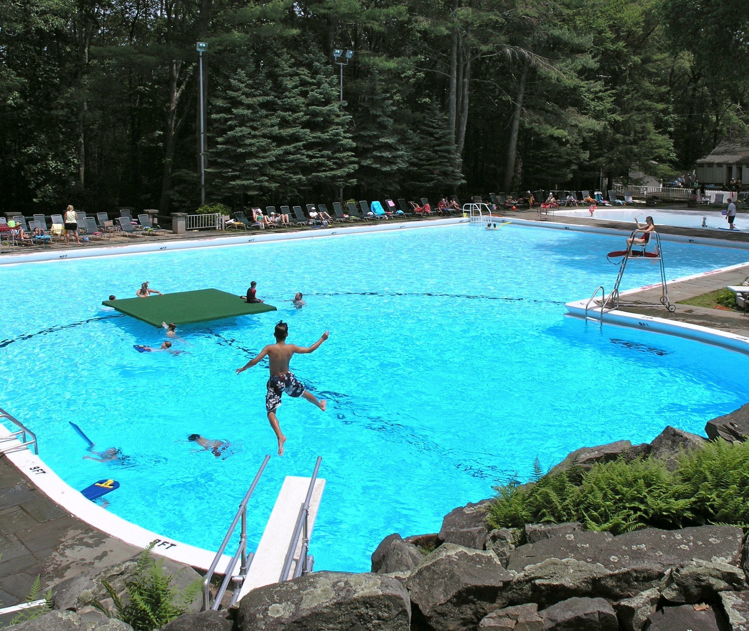 Swim_Kid_Jump_1